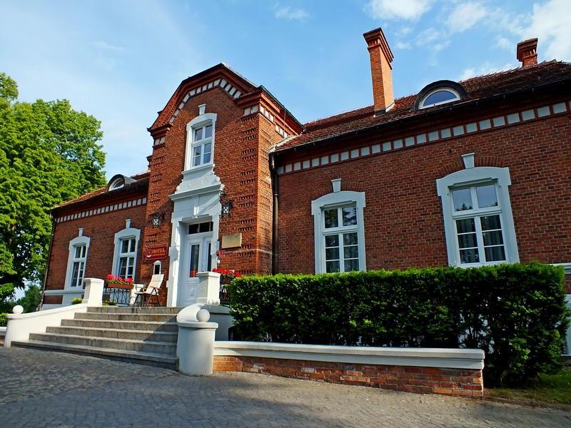 Отель Dom Pracy Tworczej Goluchow Экстерьер фото